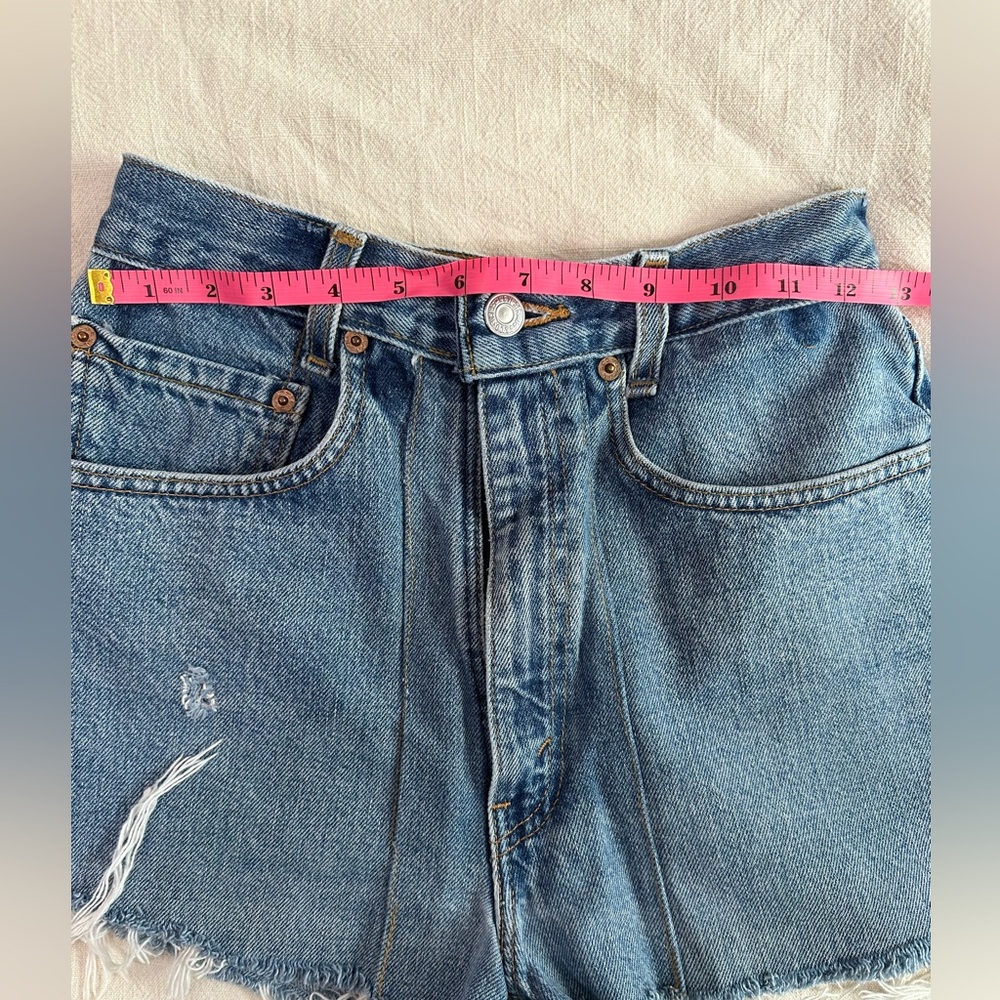 Vintage Levi - Denim Blue Shorts - Picture 3 of 4